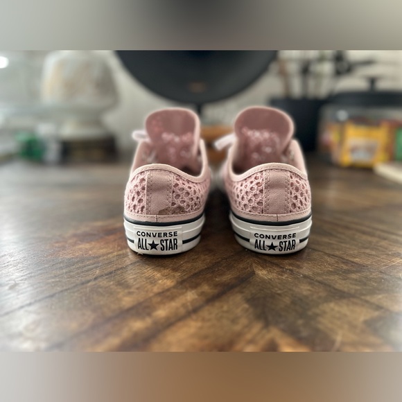 Converse All Star Women's Light Pink Crochet Low Top Sneaker Size 7.5 - Picture 4 of 6